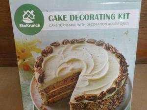 lot 52 image: EkoKrunch Cake Decorating Kit...