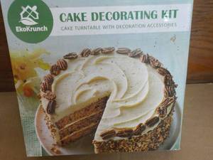 lot 53 image: EkoKrunch Cake Decorating Kit...