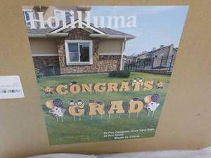 lot 88 image: Holilluma Congrats Grad Yard Signs
