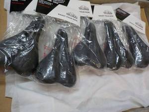 lot 90 image: 5 Bikeroo Bike Saddles For Men...