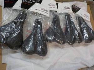lot 93 image: 5 Bikeroo Bike Saddles For Men...