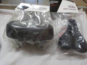 lot 97 image: 1 extra Wide Bike Saddle and 1 reg Bike Saddle for Men