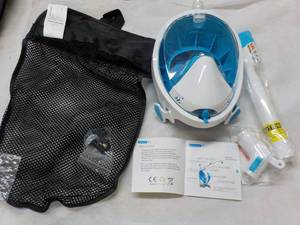 lot 99 image: Full Dry Snorkel Mask size SM...