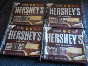lot 128 image: 4 - 6 packs Hersheys Full Size Candy Bars