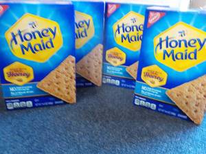 lot 130 image: 4 boxes Honey Maid Graham Crackers