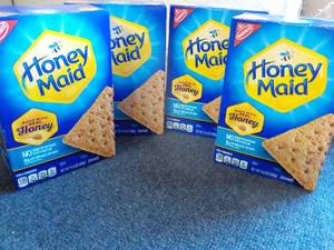 lot 131 image: 4 boxes Honey Maid Graham Crackers