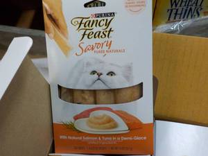 lot 135 image: 30 ct Purina Fancy Feast Savory Cat Treats Natural Salmon and Tuna in a Demi Glaze best date 082023 Retail $90 total