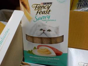 lot 138 image: 30 ct Purina Fancy Feast Savory Cat Treats Natural Tuna in a Demi Glaze best date 082023 Retail $90 total