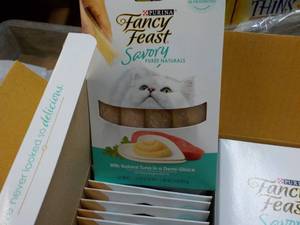 lot 141 image: 30 ct Purina Fancy Feast Savory Cat Treats Natural Tuna in a Demi Glaze best date 082023 Retail $90 total