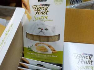 lot 145 image: 30 ct Purina Fancy Feast Savory Cat Treats Natural Chicken in a Demi Glaze best date 082023 Retail $90 total