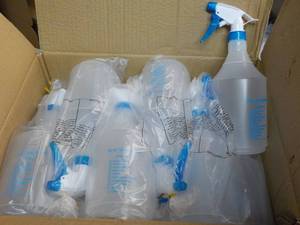 lot 163 image: 12 Whitmore 32 oz Spray Bottles