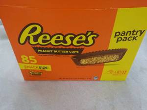 lot 389 image: Box of 85 Reeses Snack Size best date 072024