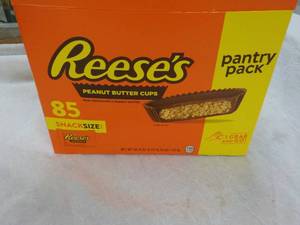 lot 390 image: Box of 85 Reeses Snack Size best date 072024