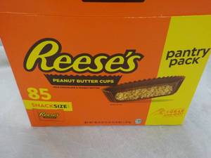 lot 391 image: Box of 85 Reeses Snack Size best date 072024
