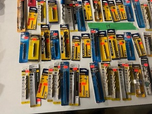 ASSORTMENT OF DRILL BITS