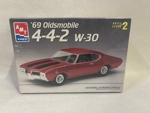 lot 57 image: 1969 Oldsmobile 4-4-2 W-30 - Factory Sealed