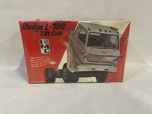 lot 16 image: Dodge L-700 Tilt Cab - Factory Sealed
