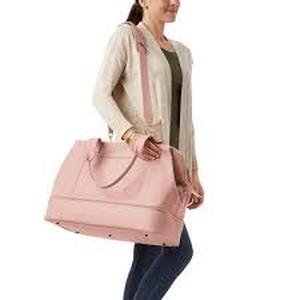 lot 71 image: Members Mark Weekender Travel Bag - Pink