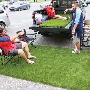 lot 124 image: Select Surfaces Evergreen Artificial Grass Roll - 7.38 FT x 8.76 FT