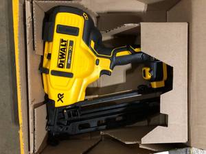 Dewalt 16 GA Angled Finish Nailer custome return review pictures