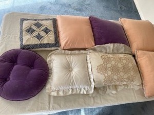 Lot of 8 Various Throw accent Pillows