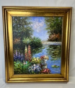 lot 6 image: Beautiful Floral Art on Canvas - Artist Unknown - 27.5 x 31.5