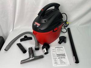 lot 43 image: Craftsman 2.5 Gallon WetDry Vac with Attachments