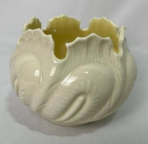 lot 50 image: Vintage Belleek Cabbage Leaf Bowl (3.75 Tall x 4.5 Wide)