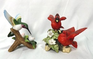 lot 61 image: Vintage Ceramic Hummingbird and Cardinal Figurines (4.5 Tall Cardinals)