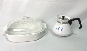 lot 69 image: Vintage Corning Ware Casserole Dish and 6-cup Pot