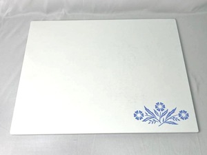 lot 77 image: Vintage Corning Ware Blue Cornflower Counter Server  Cutting Board (16 x 20)