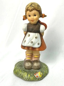 lot 86 image: Hummel Goebel For The One I Love 4.5 Figurine