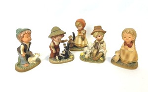lot 92 image: Vintage Marks and Rosenfeld Figurine Lot