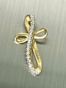 lot 104 image: 14K Gold Pendant (1.8 grams)