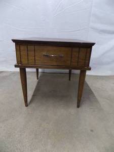 Wooden end table with drawer