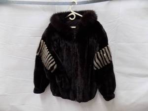 Vintage Ladies fur coat with hood