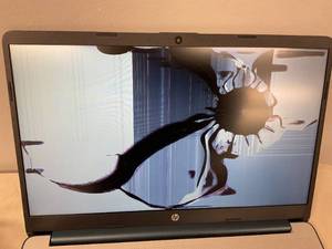 HP Laptop, 15.6 FHD (1920 x 1080), AMD Ryzen 5 5500U, 8GB RAM, CRACKED SCREEN