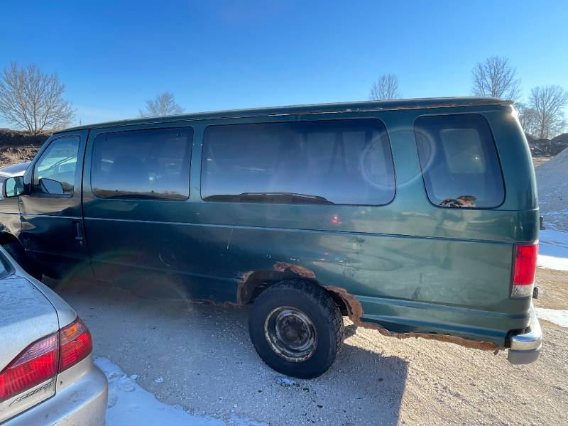 2001 Ford E-Series E-350 SD XL