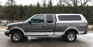 lot 15 image: 2003 Ford F150 XLT 4x4