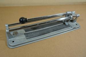 lot 222 image: Tile Cutter