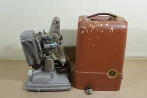 lot 258 image: Antique Revere Projector Model 85