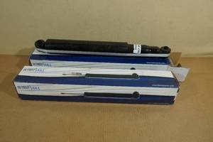 lot 297 image: 1997-2004 Dodge Dakota Shock Absorber Set -Rear