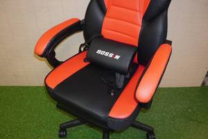 lot 1B image: Bossin GamingOffice Chair with Leg Rest