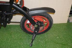 lot 1D image: Jetson Arro Folding Electric Bike - Motor Doesnt Engage