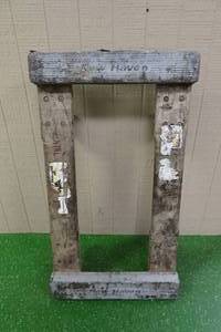 lot 325 image: New Haven 4-Wheel Non-Slip Dolly