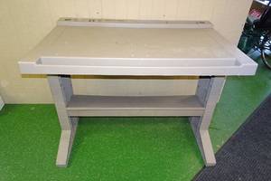 lot 329 image: Flambeau Work Bench