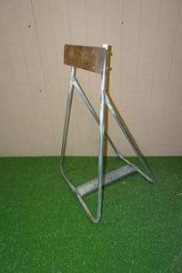 lot 333 image: Vintage Boat Motor Stand