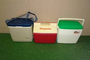 lot 336 image: 3 Lunchbox Coolers