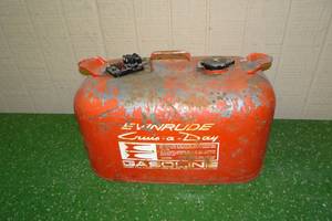 lot 340 image: 5 Gallon Evinrude Boat Gas Tank