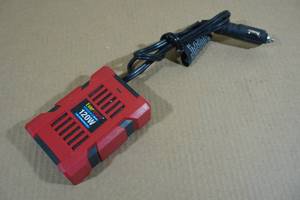 lot 14 image: EverStart Power Inverter